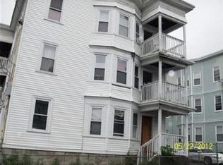 5 Saunders St #3, Lawrence, MA 01841