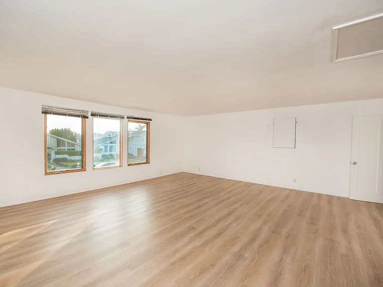 9941 Hot Springs Dr — Photo 43