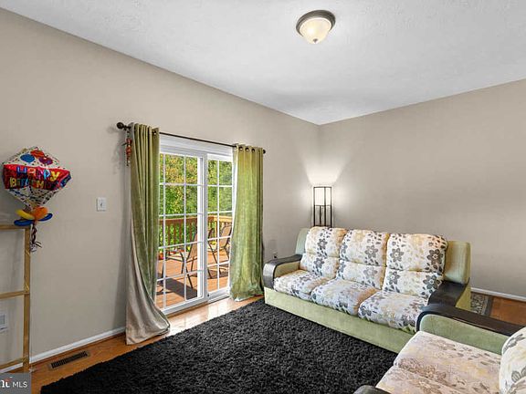 4th image of 3349 Oak West Dr
