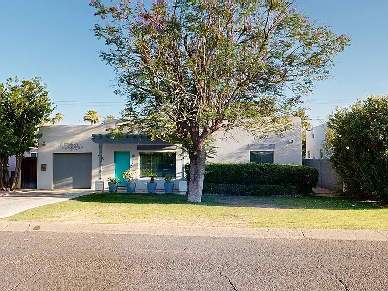 4537 E Devonshire Ave — Photo 3