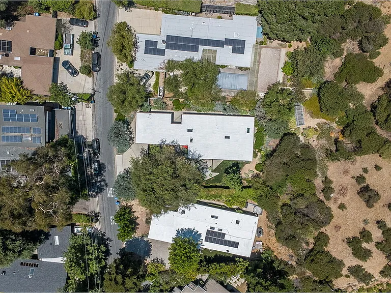 8967 Wonderland Park Ave — Photo 65