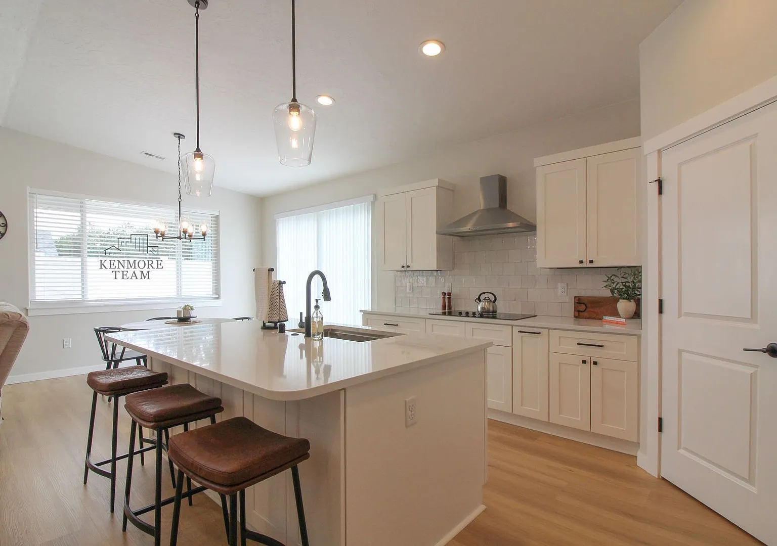 Furnished: 2 Bedroom, 2 Bath Home In West Richland — Photo 4