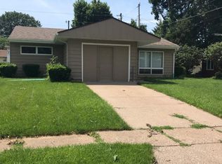 1415 W Garfield St, Davenport, IA 52804