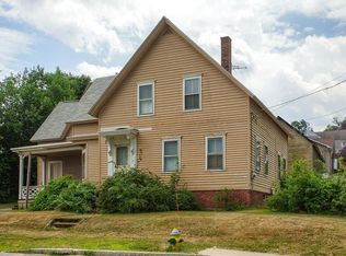 67 Pleasant St, Clinton, MA 01510