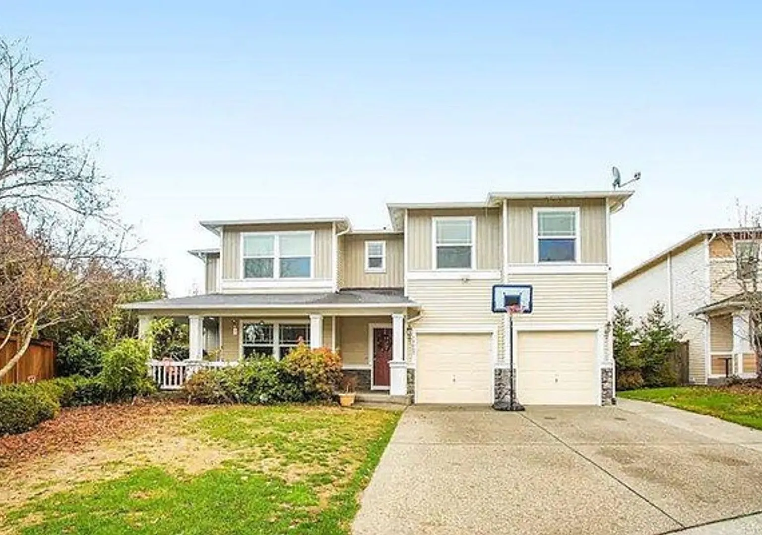 Spacious Amazing 6 bed in Fairwood! — Photo 1