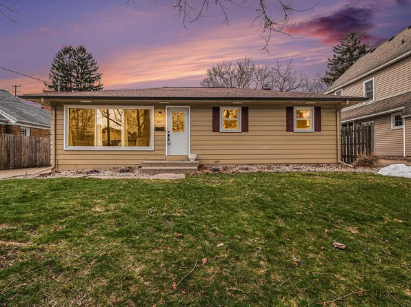 255 Glenhaven Ave NW, Grand Rapids, MI 49504