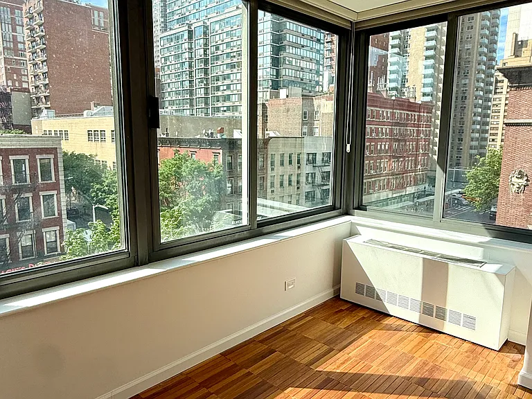 300 E 85th St #504 — Photo 4
