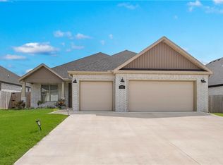 711 Merryfield St, Bentonville, AR 72713