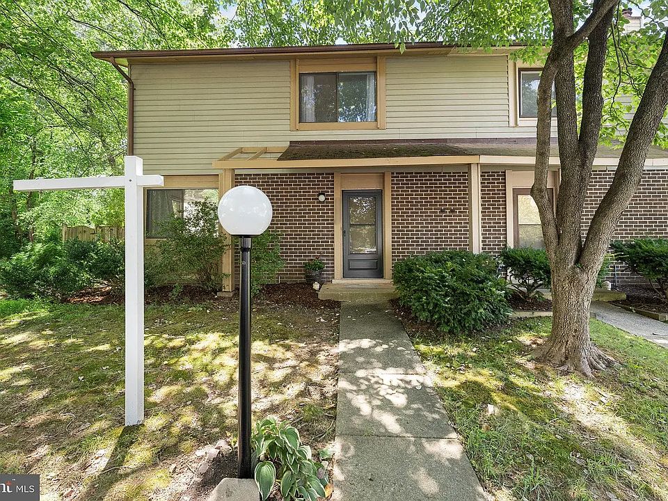 1st image of 10673 Spring Oak Ct