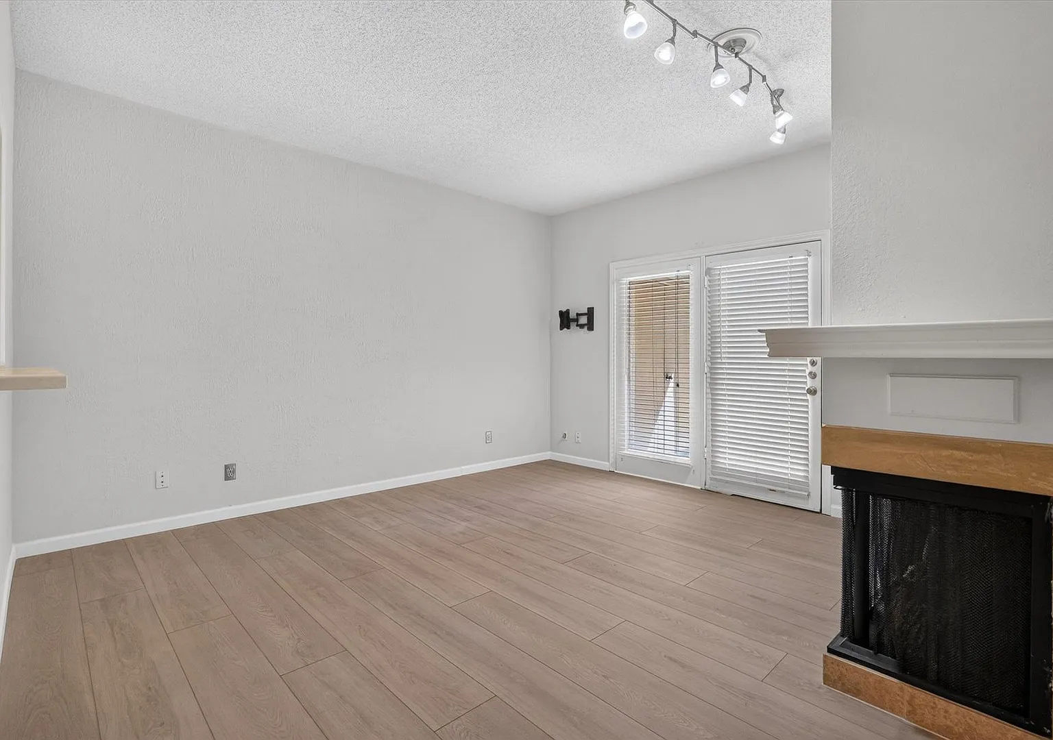 14277 Preston Rd — Photo 3