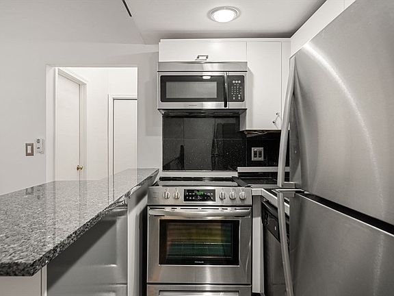 3rd image of 38-40 Saint Botolph St Unit 5