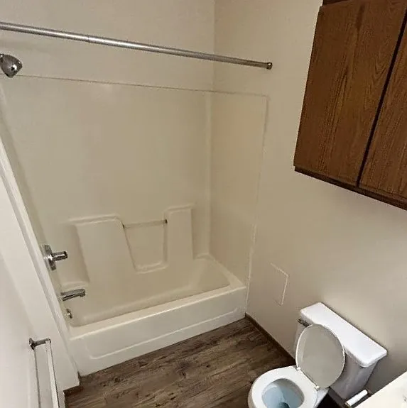 Studio, $595 — Photo 2