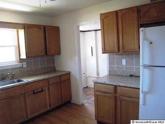 5th image of 70 Briar Mills Dr