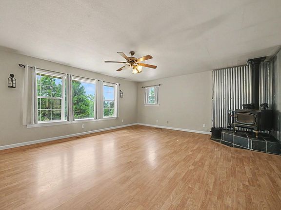 3rd image of 18567 Sugar Pine Dr