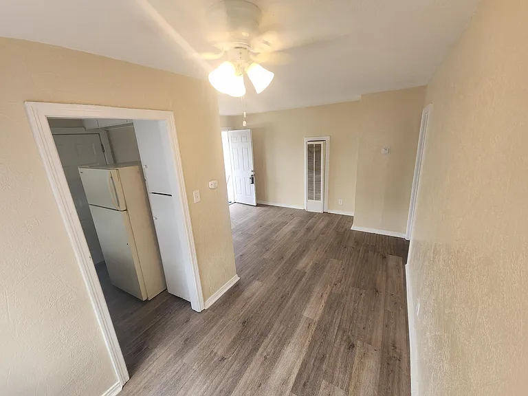 1002 N Lake St #A — Photo 11