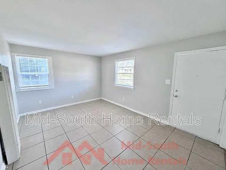 3513 Rochester Rd — Photo 4