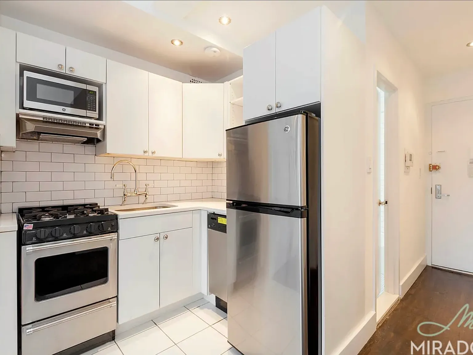 255 West 14th Street — Photo 2