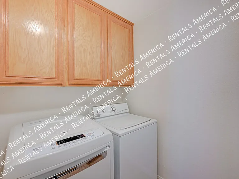 201 Sandhill Crane Ave — Photo 4