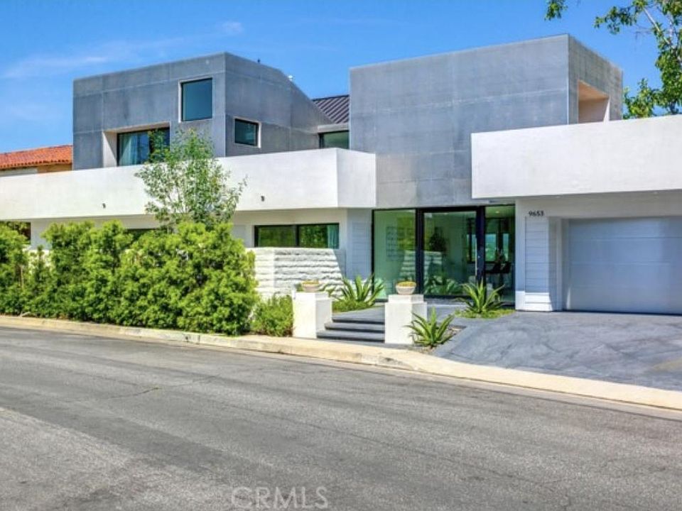 1st image of 9653 Highridge Dr