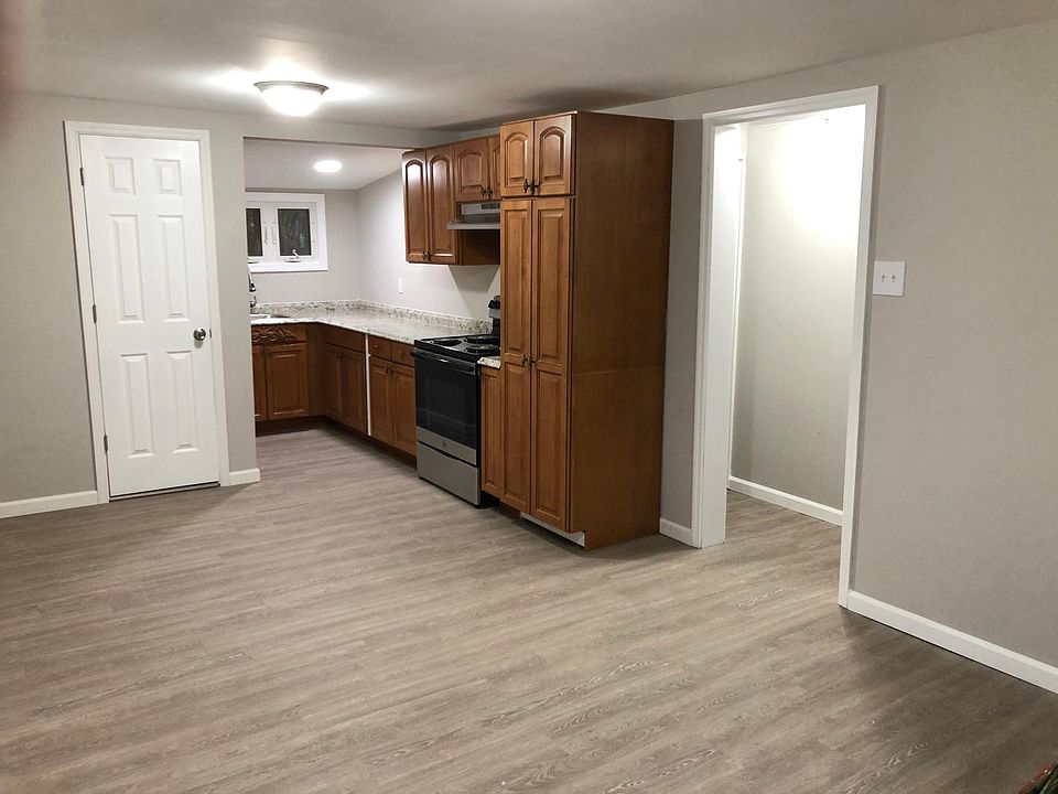 2nd image of 704 Vine St