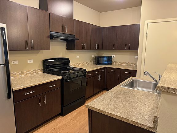 5th image of 967 Discovery Cir NE Unit 101