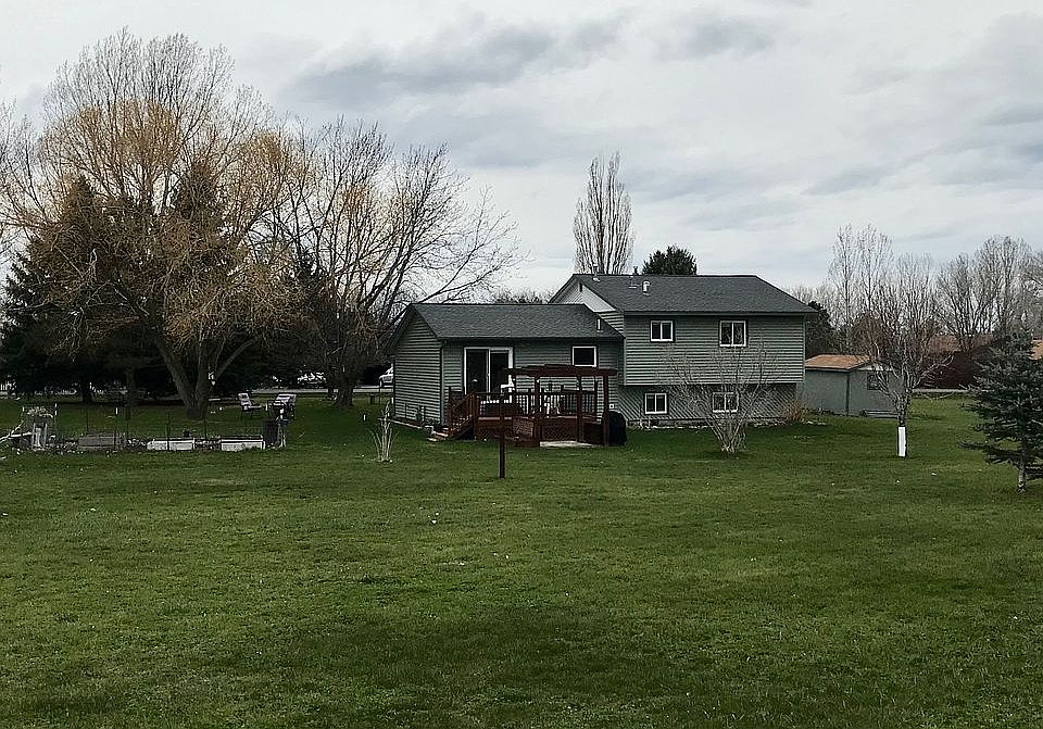 2nd image of 324 Cirque Dr