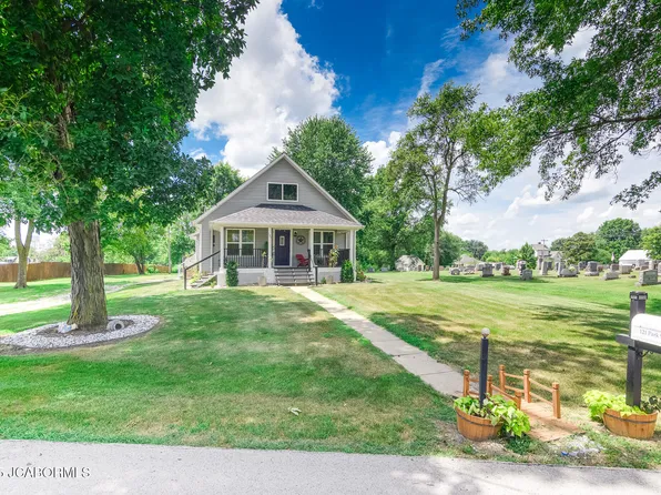 121 Park St, New Bloomfield, MO 65063