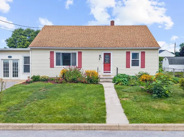48 Fairground Ave, Taneytown, MD 21787