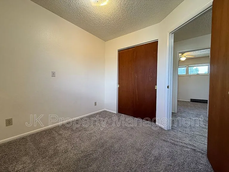 919 1st Ave SW #2 — Photo 17
