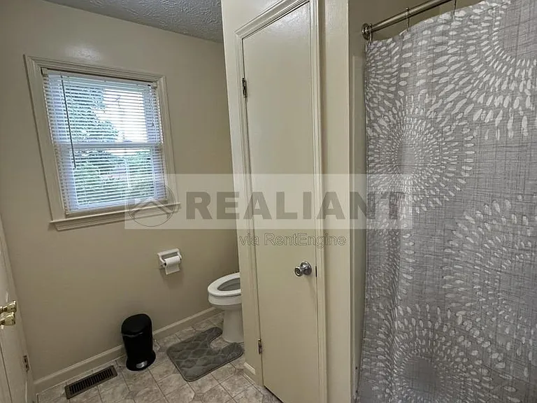 530 Foxwood Dr — Photo 10