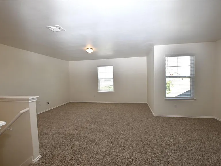 700 Bayberry Cir — Photo 21