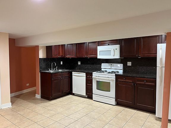3rd image of 5506 W Berteau Ave
