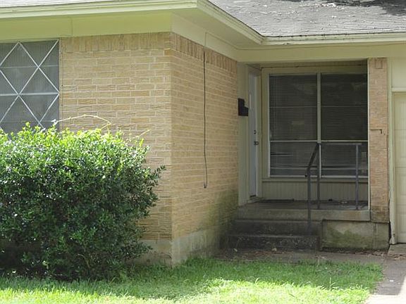 3rd image of 8324 Waterwood Ln