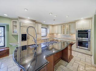 4905 Stonehedge Rd, Edison, NJ 08820