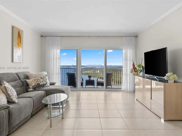300 Bayview Dr #1910 — Photo 9