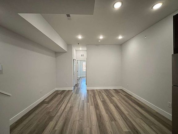 5th image of 2255 N Delhi St #C