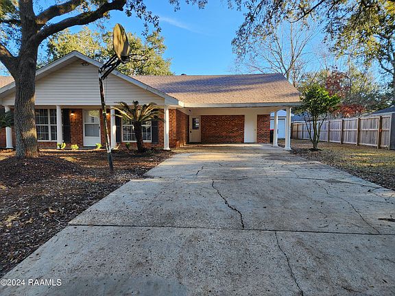 3rd image of 407 Marilyn Dr