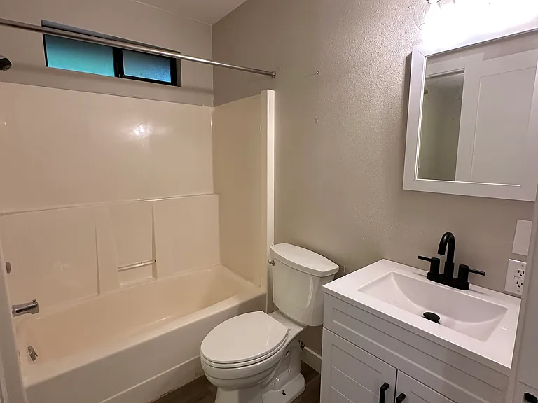 1223 Miller Ave NE — Photo 30