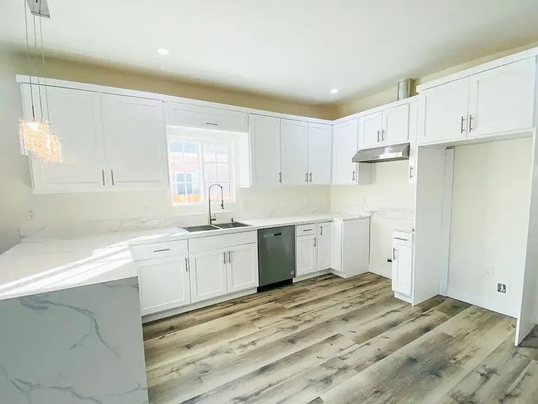 4033 Adair St — Photo 12
