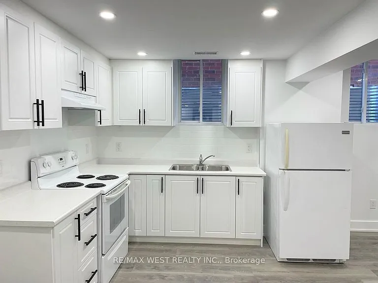 26 Smoothwater St #BASEMENT — Photo 3