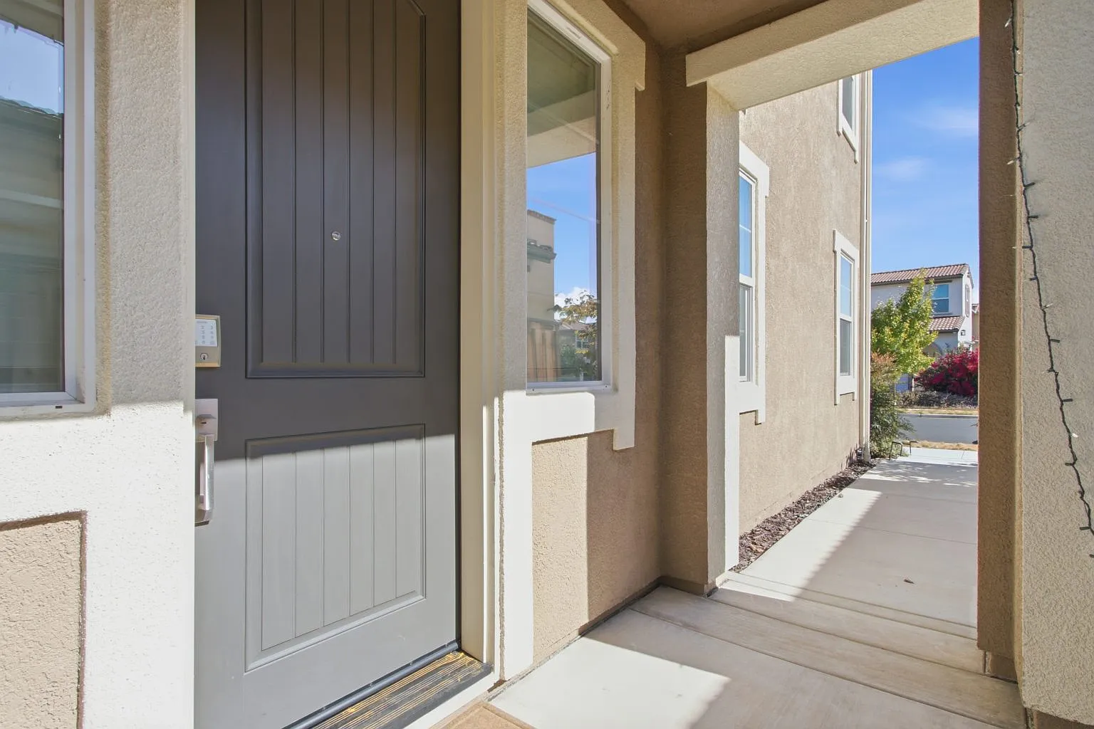 4 bed, 2749 sqft, $3,400 — Photo 2
