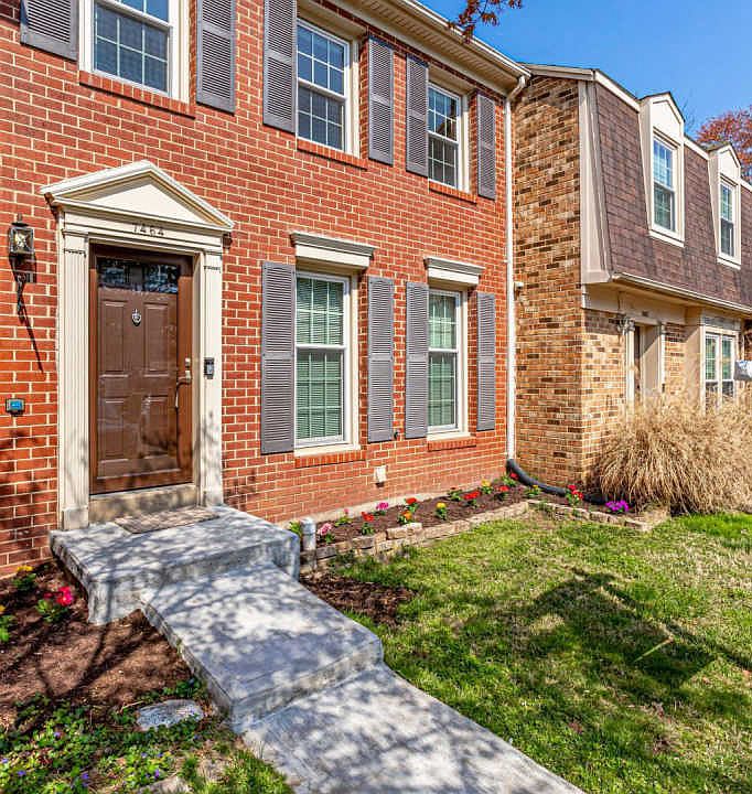 1st image of 7464 Adams Park Ct