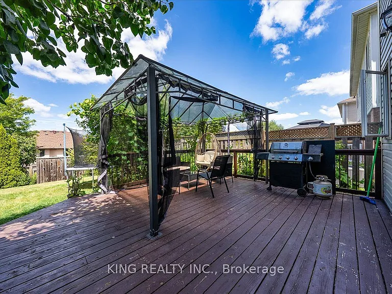 76 Blackburn Dr — Photo 47
