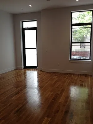 Rented by Full Time Management | media 39