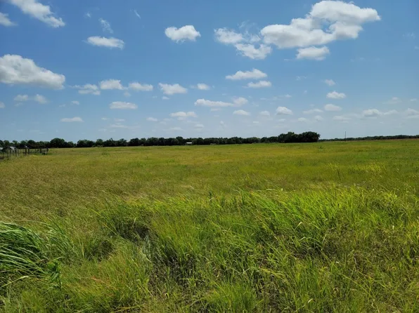 1 County Road 1245, Savoy, TX 75479