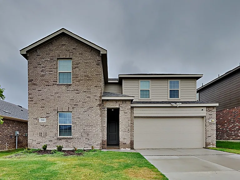 713 Glover Dr — Photo 1