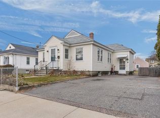 128 Warwick Rd, Pawtucket, RI 02861