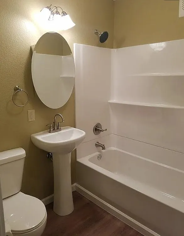 3 bed, 975 sqft, $1,300 — Photo 3