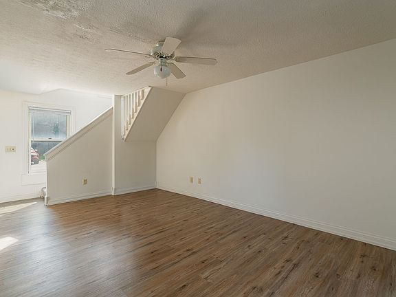 4th image of 996-1002 N 4th St
