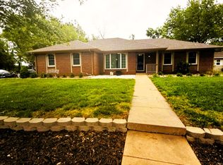 1 Woodland Ct, Mount Hope, KS 67108